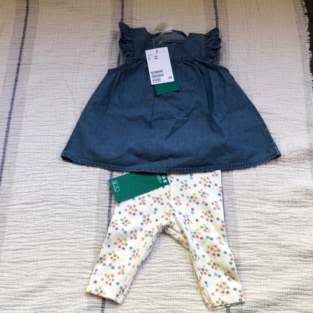 H&M leggings and denim ruffle top